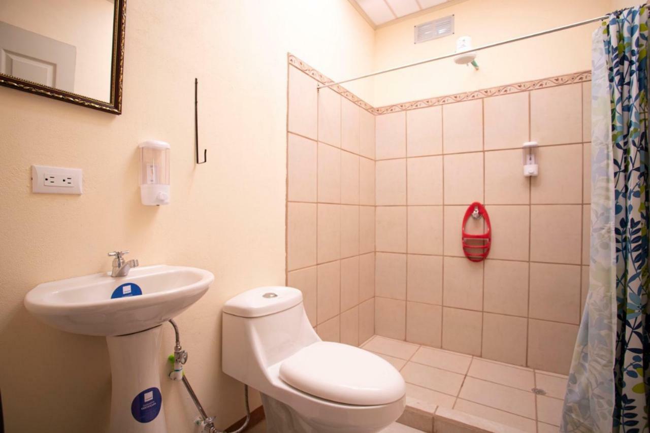 Flor De Katty Hostel Airport Río Segundo المظهر الخارجي الصورة