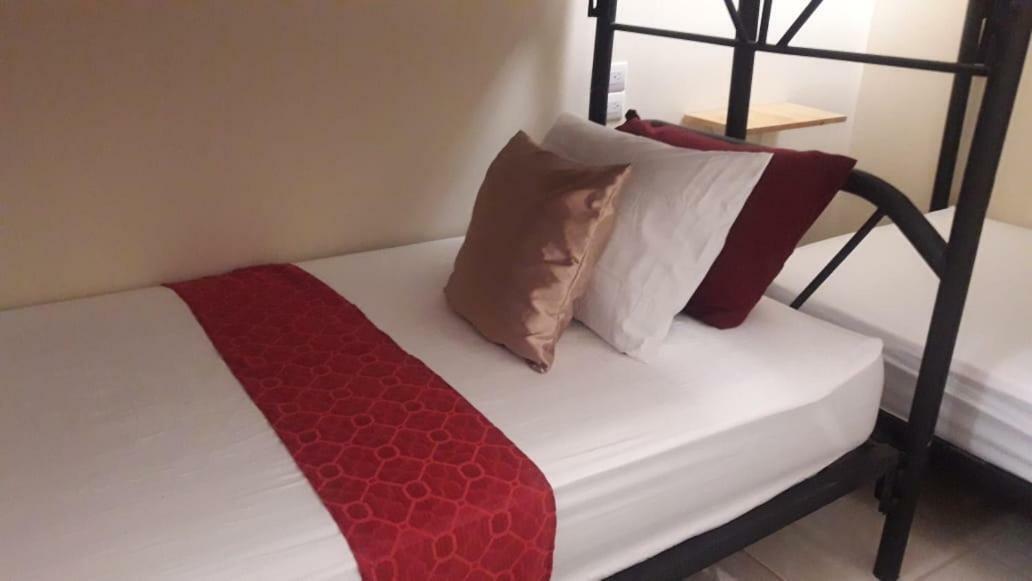 Flor De Katty Hostel Airport Río Segundo المظهر الخارجي الصورة